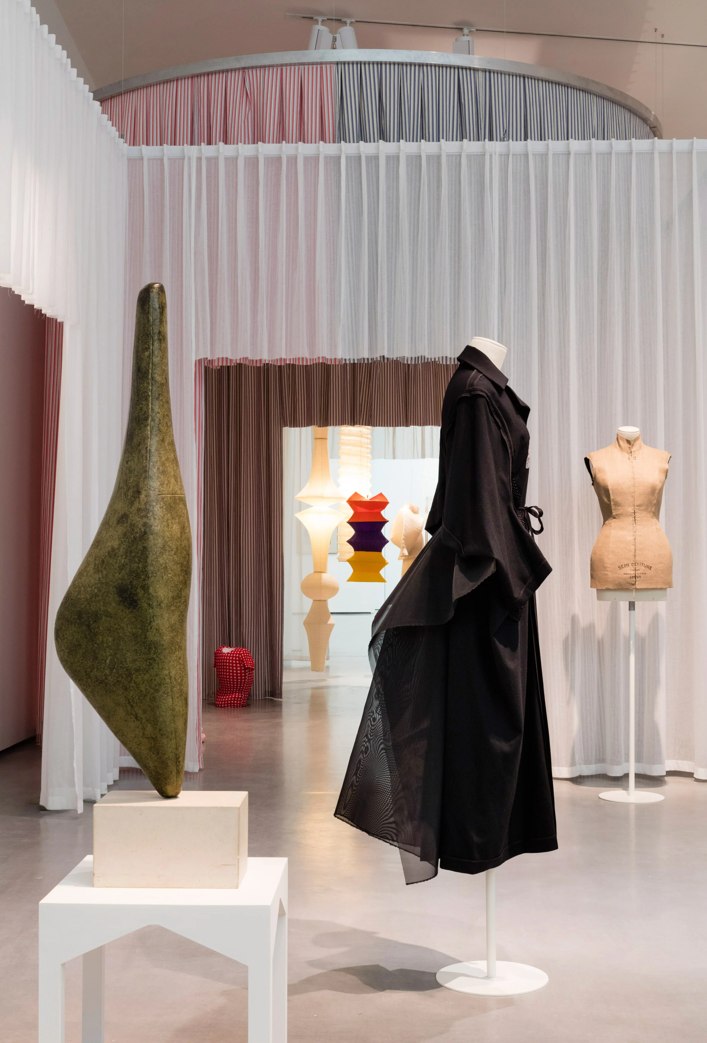 JWANDERSON DISOBEDIENT BODIES サイン入り　写真集 JW Anderson Curates Disobedient Bodies, Presented at The